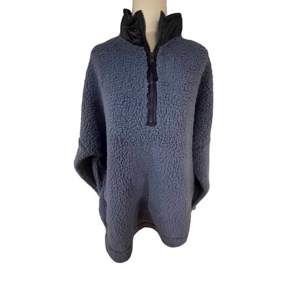 aerie Tops - NWT Aerie women's oversized Sherpa‎ size xl in blue quarter zip w/ pockets